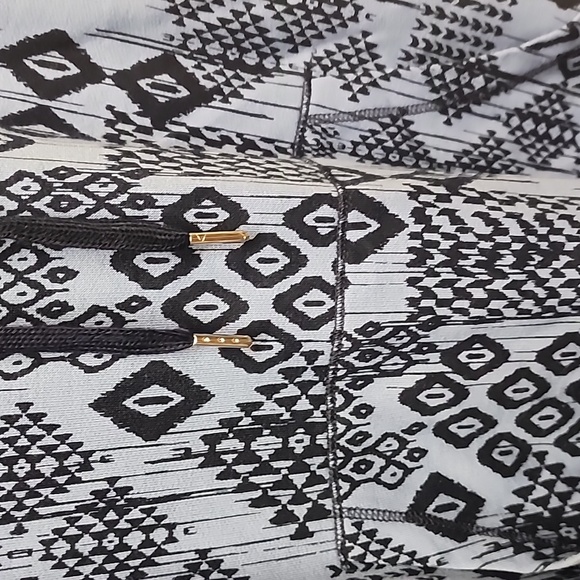 NWT Ruby Rd Blue Geometric Print Crowl Neck Sweater Size 2X - Picture 4 of 8